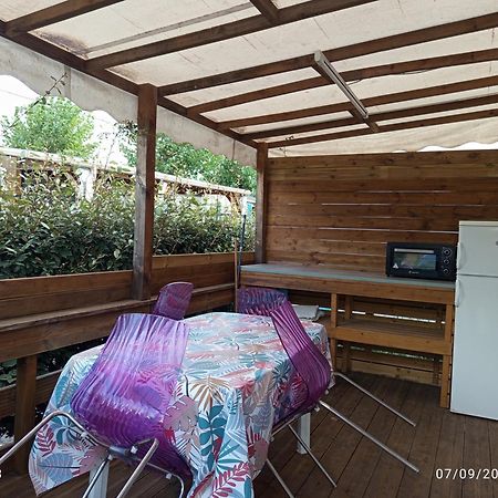 Vacances Familiales Dans Camping Avec Piscine Fréjus Eksteriør billede
